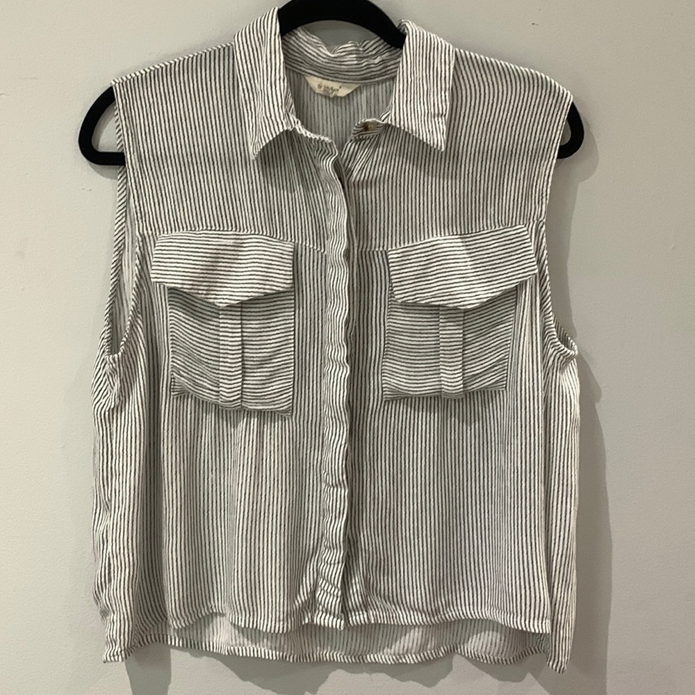 Sim & Sam sleeveless crop top.